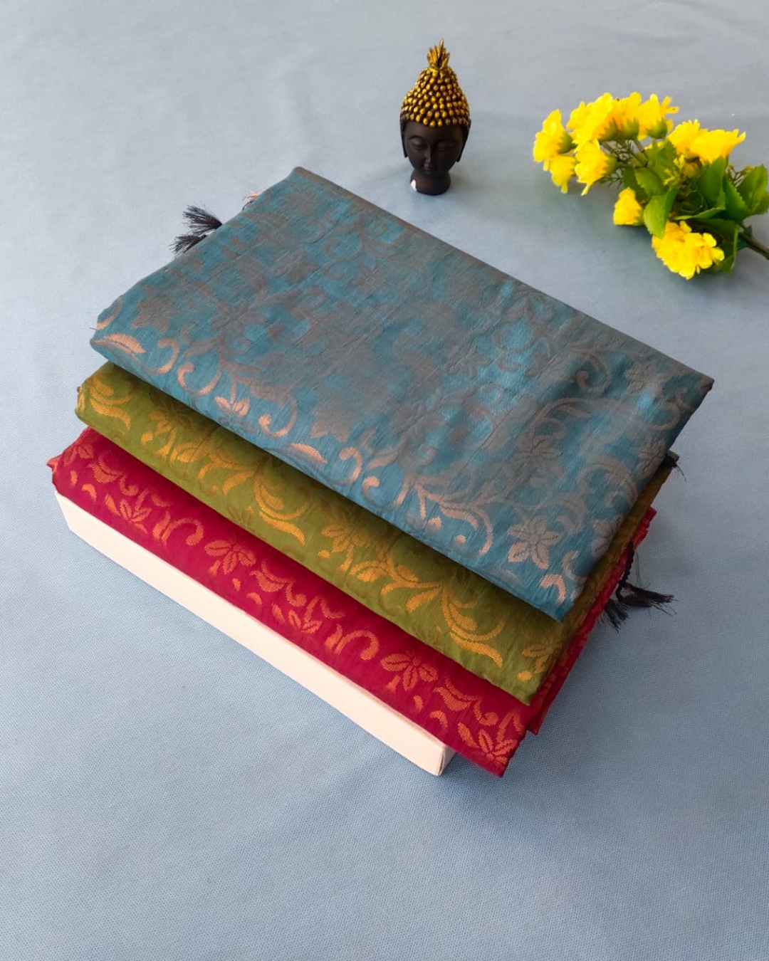 Soft Silk Floral Jacquard Silk Blend Saree